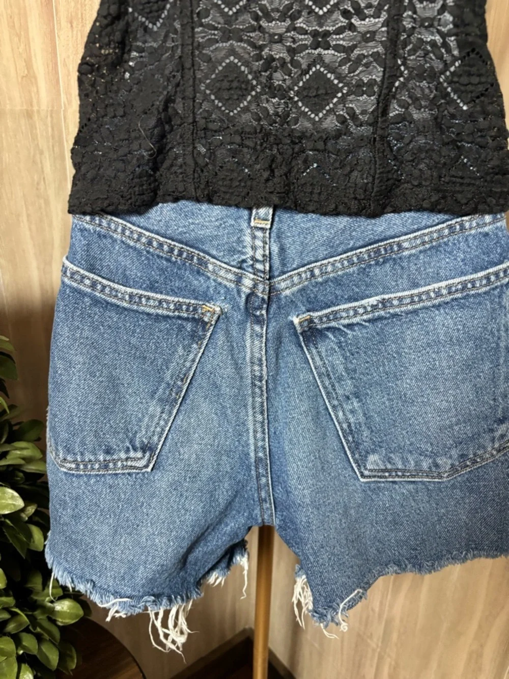 Universal Thread Blue Mid-Rise 90’s Baggy Distressed Denim Shorts